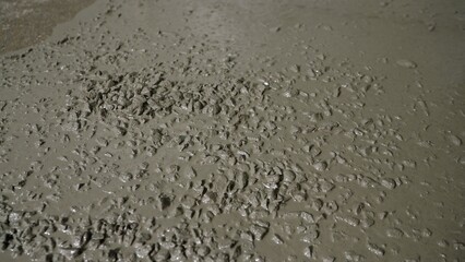 Wet concrete mix with aggregate for construction