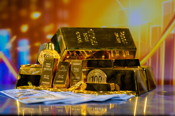 Investors analyze gold's price swings within an overall rising market.