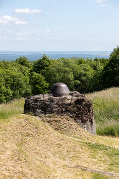 Vue d'une tourelle de mitrailleuses du fort de Douaumont, Verdun, France. Position fortifi&eacute;e de la Premi&egrave;re Guerre mondiale.