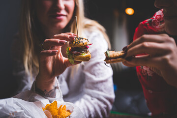 Jedzenie, przekąski, ciasta.  © voro