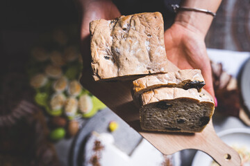 Wielkanocne przysmaki na tradycyjnym polskim stole. © voro