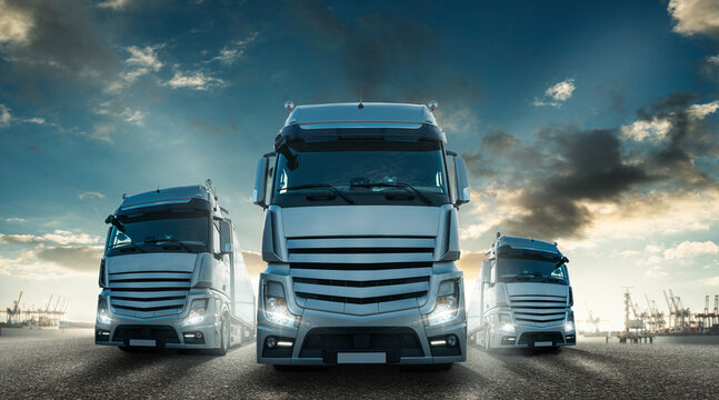 LKW auf Tour in der Abendsonne