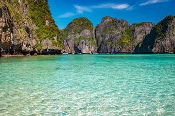 Maya Bay clear turquoise water inviting relaxation and tropical escape, creating a stunning backdrop of natural beauty in Ko Phi Phi Leh, Krabi, Thailand