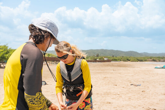 Kitesurfing lesson preparation on Salinas del Rey beach