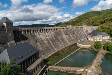 Staumauer an der Edertalsperre bei Waldeck