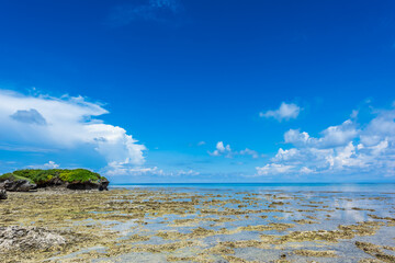 干潮時の多良間島の綺麗なビーチ