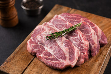 도마에 올린 돼지고기