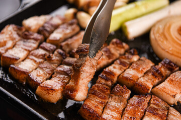 구운 돼지고기 연출이미지