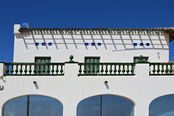 Fassadendetail Museu Pau Casals-Museum Sant Salvador in Coma-ruga, Spanien