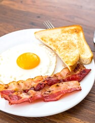 Egg, bacon, and toast