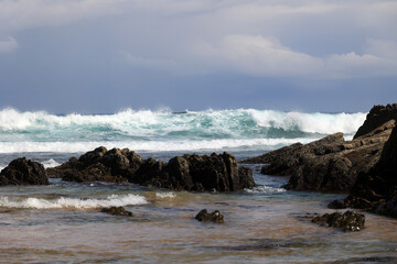Obraz premium Atlantic on the beach of Monte Clerigo, Algarve, Portugal 