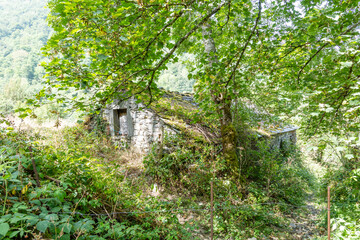 Villar de Arbas village in the Leitareigos valley in Asturias, Spain