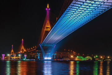 Obraz premium Bhumibol Bridge, Turn on the lights in many colors at night.