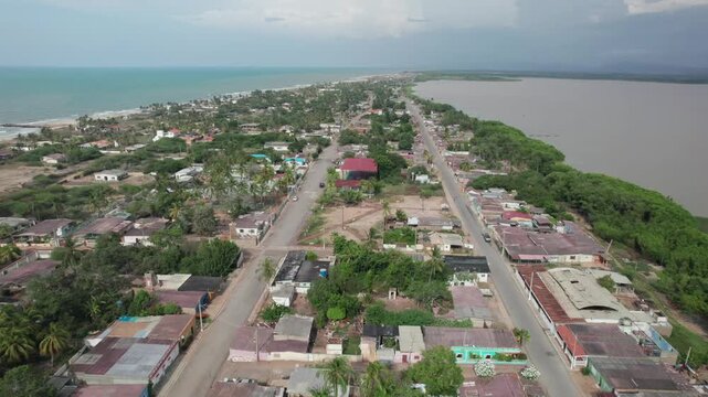 Stunning Coastal Geography of Boca de Uchire and El Istmo Caribe, Anzo&aacute;tegui State