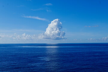 宮古島の東平安名崎から見た海の景色
