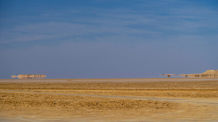 Fototapeta premium Il deserto del Sahara nella regione di Tezeur, area di Ong Jmal. Tunisia, Nord Africa