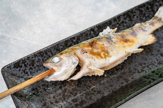 やまめ 串焼き 塩焼き 炭火焼き