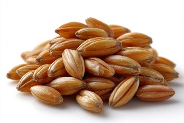 Obraz premium Pile of ambercolored barley grains with defined textures and shadows on a white background