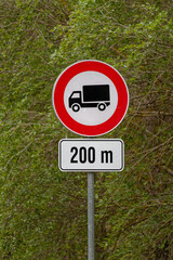 European Round Traffic Sign No Trucks Allowed with 200m Distance Plate