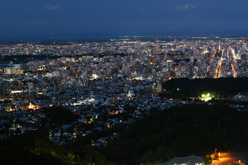 夏の大倉山から見た札幌市街の夜景