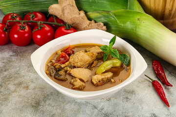 Thai curry with chicken and basil