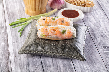 VIetnamese traditional spring roll with shrimp