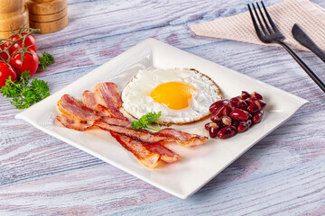 English breakfast with egg, bean and bacon