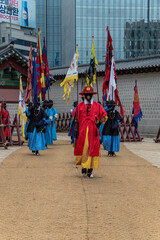 Naklejka premium Relève de la garde au palais Gyeongbok, Séoul, Corée du Sud