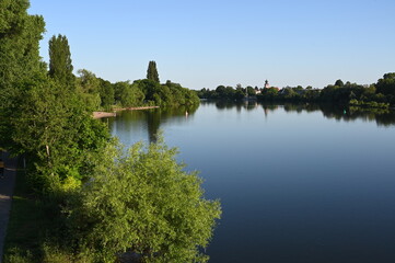 Neckar bei Ladenburg, Blick nach Neckarhausen