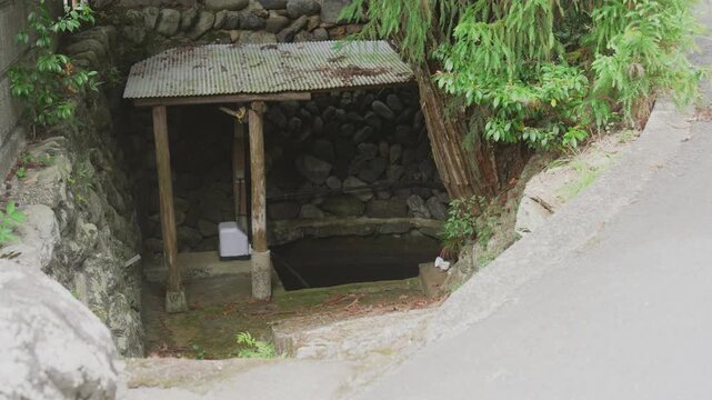 世界遺産・高野参詣道「京大坂道の大師の硯水」和歌山県九度山町