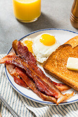 Healthy American Bacon Egg and Toast Breakfast