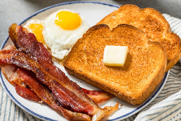 Healthy American Bacon Egg and Toast Breakfast