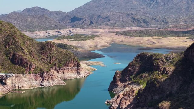 Presa el novillo con poca agua en epoca de sequia en el estado de Sonora M&eacute;xico