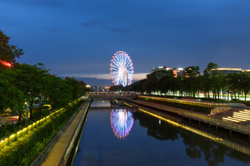 Night view of the Ferris wheel at Qianhai Bao'an Center, Shenzhen