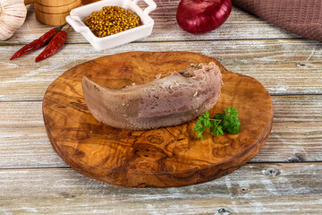 Steamed pork tongue with mustard
