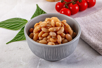 Canned white kidney beans in the bowl