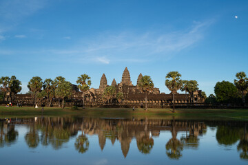 Fototapeta premium Angkor Wat Temple Reflecting in Water
