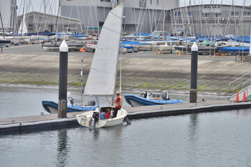 江の島ヨットハーバーに停泊するヨット