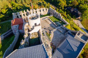 Zamek w Rabsztynie – ruiny zamku wybudowanego na Wzgórzu Rabsztyńskim na Wyżynie Krakowsko-Częstochowskiej w województwie małopolskim, w powiecie olkuskim. Wchodził w skład Orlich Gniazd.