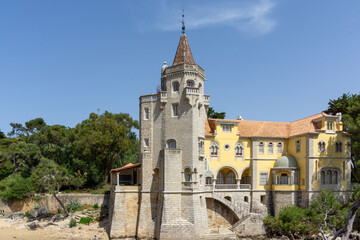 Fototapeta premium Exterior do Palácio dos Condes de Castro Guimarães em Cascais Portugal