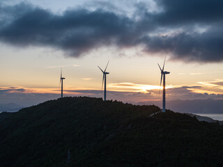 Obraz premium wind power station on mountain