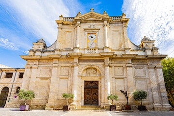 FRANCE-L ISLE-SUR-LA-SORGUE-PROVENCE-VILLAGE