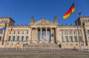Das Reichstagsgebäude liegt am Platz der Republik 1, Berlin, Deutschland