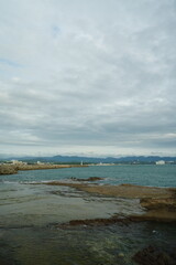 海岸と曇り空