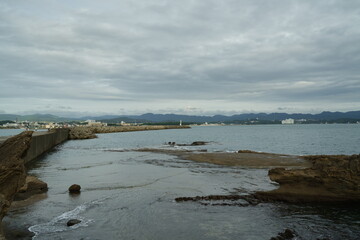海岸と曇り空