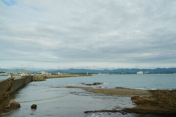 海岸と曇り空