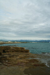 海岸と曇り空