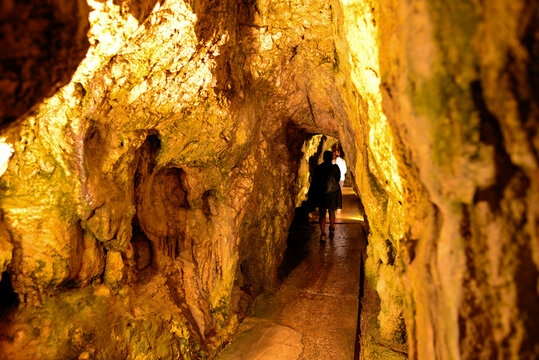 Stalaktiten und Stalagmiten in der Perama-H&ouml;hle bei Ionnina, Epirus (Griechenland)