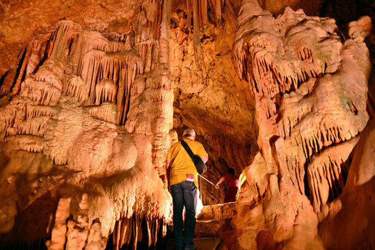 Stalaktiten und Stalagmiten in der Perama-H&ouml;hle bei Ionnina, Epirus (Griechenland)