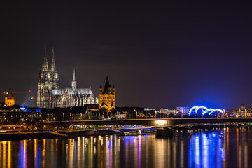 Naklejka premium Köln bei Nacht
